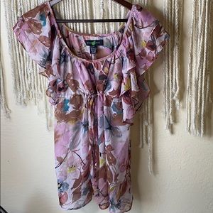 🔴5/$25🔴 First Love 1 flutter sleeve top